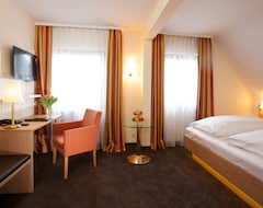 Khách sạn Hotel Warteck (Freudenstadt, Đức)
