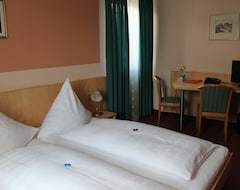 Khách sạn Hotel Heike garni (Guenzburg, Đức)