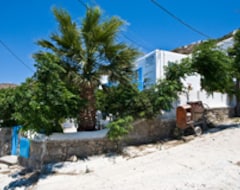Hotel Pension Asimina (Tourlos, Greece)