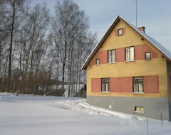 Toàn bộ căn nhà/căn hộ Chalupa U hřiště (Mníšek, Cộng hòa Séc)