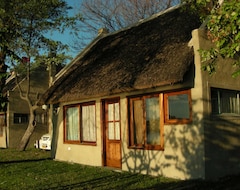 Khách sạn Nkwazi Lodge (Rundu, Namibia)