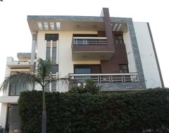 Khách sạn Treebo Trend Gurgaon Bluemoon Residency (Gurgaon, Ấn Độ)