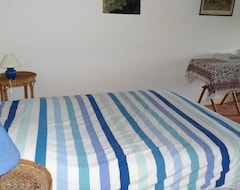 Bed & Breakfast La Tour de Bouis (Isle-et-Bardais, Francia)