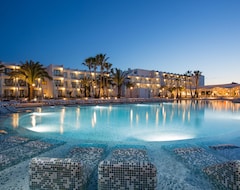 Hotel Grand Palladium White Island Resort & Spa - All Inclusive (Playa d'en Bossa, Španjolska)