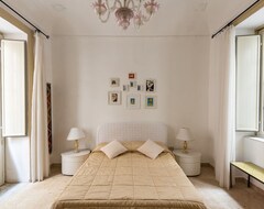 Cijela kuća/apartman Elegant Comfortable Flat In Noble Palace, Middle Of Historical Centre Of Palermo (Palermo, Italija)