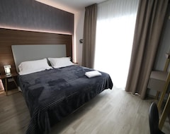 Otel 8 Room (Katanya, İtalya)