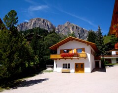 Hotel Apartments La Pineta (Calfosch, Italy)