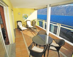Toàn bộ căn nhà/căn hộ This 3.5-Room Apartment (102 M2) Is Located In The Residence Acapulco In Po (Ronco sopra Ascona, Thụy Sỹ)