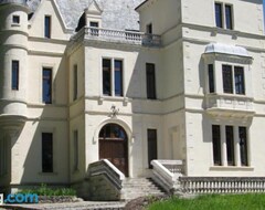 Toàn bộ căn nhà/căn hộ Chateau Des Berangers (Chaptuzat, Pháp)