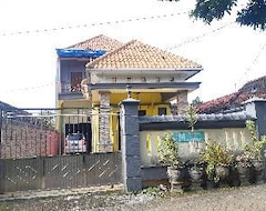 Khách sạn Spot On 91142 Desa Wisata Alam Gosari (wagos) (Lamongan, Indonesia)