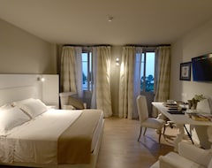 Khách sạn Splendido Bay Luxury Spa Resort (Padenghe sul Garda, Ý)