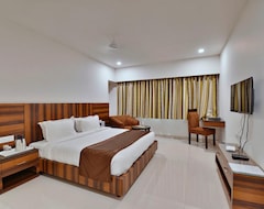 Hotel Solitaire (Raipur, India)