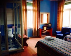 Khách sạn Bed And Breakfast Vila 15 (Tirana, Albania)