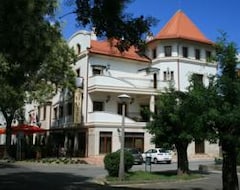 Khách sạn Nimrod Biohotel and Biorestaurant (Karcag, Hungary)