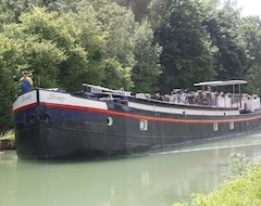 Bed & Breakfast Serenity Barge (Reims, Pháp)