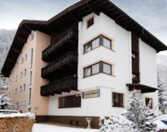 Quality Hosts Arlberg Hotel Garni Mossmer (St. Anton am Arlberg, Austria)