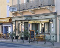 Hotel Les Glycines (Remoulins, France)