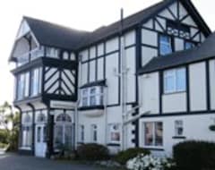 Khách sạn Tudor Court Guest House (Falmouth, Vương quốc Anh)