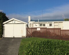 Entire House / Apartment Iconic Kiwi Bach, Magical Sea And Bush Views (Whangarei, New Zealand)