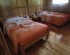 Bed & Breakfast Umbrellabird Lodge - Reserva Buenaventura (Loja, Ecuador)