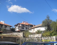 Khách sạn Enchevite strannopriemniсi (Zlatograd, Bun-ga-ri)