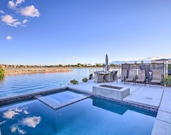 Hotel New! Lavish Lakefront Getaway W/ Pool + Gas Grill! (Indio, USA)