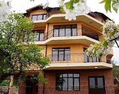 Khách sạn Villa Prolet (Aksakovo, Bun-ga-ri)