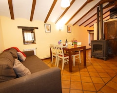 Toàn bộ căn nhà/căn hộ Comfortable Bedroom Apartment Sofa Bed And Fireplace On The First Floor (Robregordo, Tây Ban Nha)