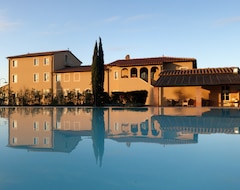 Otel Resort Casale le Torri (Ponsacco, İtalya)