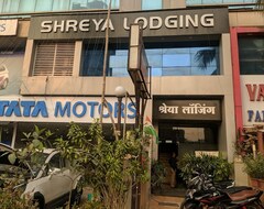 Khách sạn ZipStay Shreya Lodging (Thane, Ấn Độ)