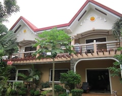 Khách sạn Vilus Place (Balabag, Philippines)
