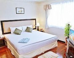 Khách sạn J-Town Serviced Apartments (Chonburi, Thái Lan)