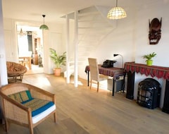 Hotel Home Stay Super-De-Luxe (Amsterdam, Netherlands)