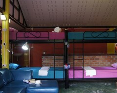 Khách sạn Dorm Des Fleurs (Phang Nga, Thái Lan)
