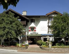 Khách sạn Hotel Dorfkrug (Fulpmes, Áo)