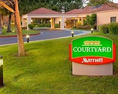 Khách sạn Courtyard by Marriott Pleasanton (Pleasanton, Hoa Kỳ)