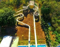 Otel Bluejaz Beach Resort And Waterpark (Island Garden City of Samal, Filipinler)
