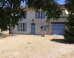 Toàn bộ căn nhà/căn hộ Les Bouleaux, Beautiful Stone Farmhouse With Private Heated Swimming Pool (Sonnac, Pháp)