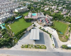 Khách sạn Golden Huts Resort And Leisure Centre (Gurgaon, Ấn Độ)