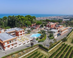 Khách sạn Il Parco Sul Mare Resort & Spa (Tortoreto, Ý)
