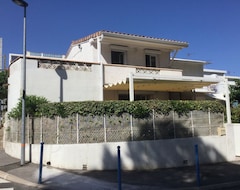 Cijela kuća/apartman Renovated Villa 6 People, 3 Bedrooms, 2 Terraces, Solarium, 200M Beach, Calm Sea (Fleury, Francuska)