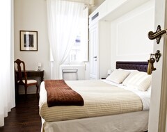 Bed & Breakfast Dimora Novecento - Suite (Pescara, Ý)