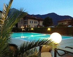 Resort Residence Geranio (Domaso, İtalya)