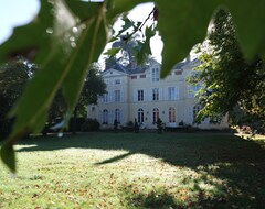 Khách sạn Hotel Château de Chicamour (Sury-aux-Bois, Pháp)