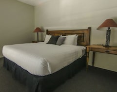 Hotel Carleton Lodge By Gibbons Life (Whistler, Canada)
