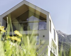 Khách sạn Omaela Apartments (St. Anton am Arlberg, Áo)