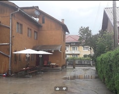 Hostel Pensiune Semeniuc (Câmpulung Moldovenesc, Romania)