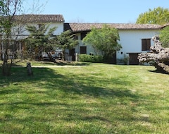 Hotel Homestay In An Old Farmhouse In The Countryside (Lamothe-Capdeville, Frankrig)