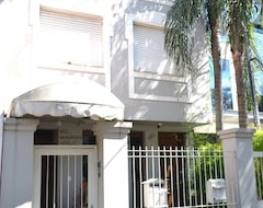 Entire House / Apartment Apartment In Excellent Location, 400 Mts From The Shopping Mall Praia De Belas (Porto Alegre, Brazil)