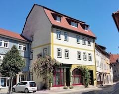 Koko talo/asunto Cozy 4-Star Maisonette Apartment With Balcony (Bad Langensalza, Saksa)